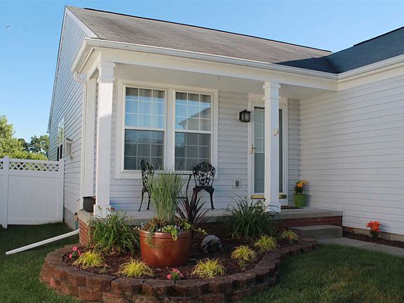 2nd image of 5050 Meadow Crest Cir