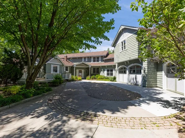 6630 Horseshoe Curv, Chanhassen, MN 55317