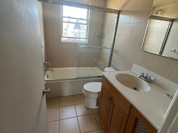 5th image of 196 Lakeview Ave Floor 2