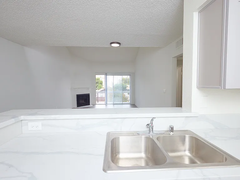 Victory Apartments — Photo 7