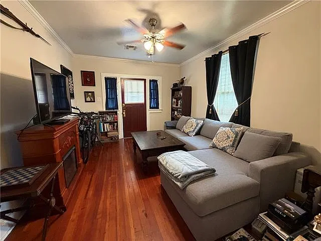 2 bed, 1.0 bath, 900 sqft, $1,200 — Photo 4