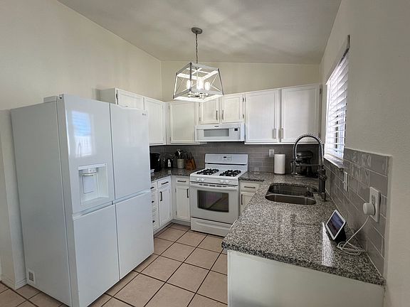 4th image of 1911 Castillo Dr SW