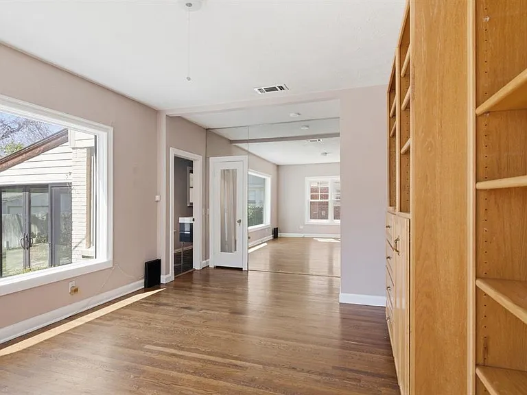 2516 Shirley Ave — Photo 23