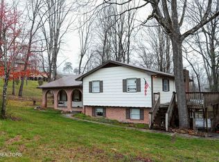 207 Claiborne Rd, La Follette, TN 37766