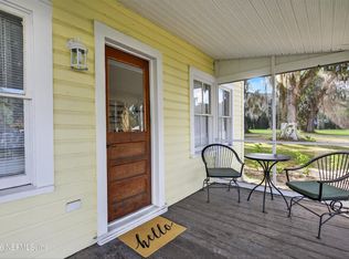 201 Oak St, Welaka, FL 32193
