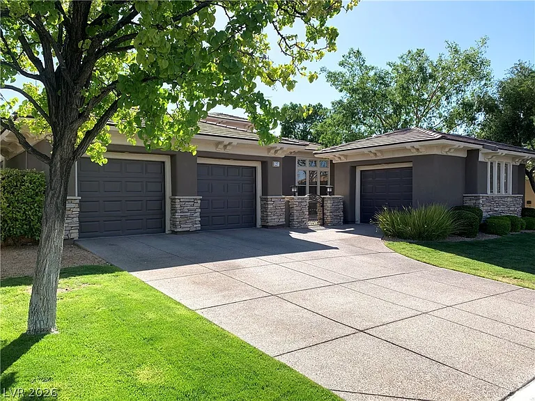 27 Plum Hollow Dr — Photo 1