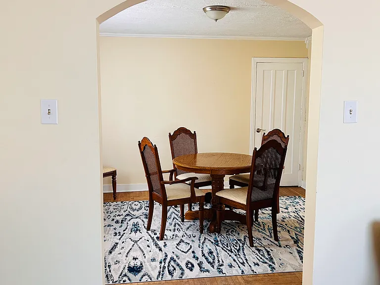 114 Braddock Rd — Photo 4