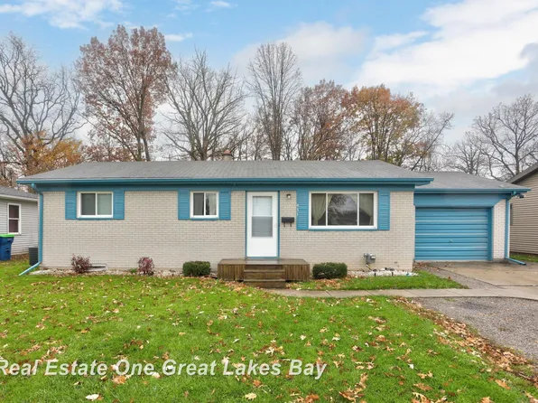 931 Oakview Dr, Saginaw, MI 48604