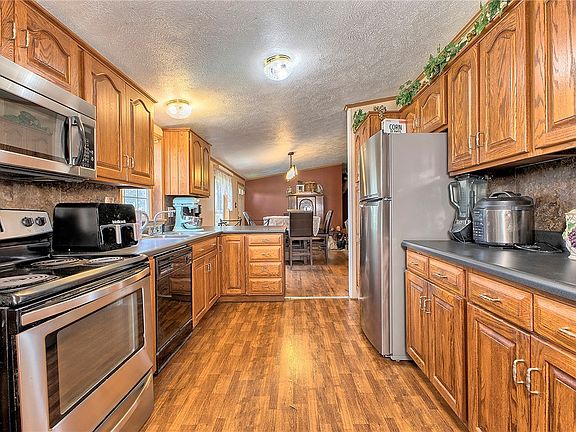 3rd image of 1196 Buchanan Rd