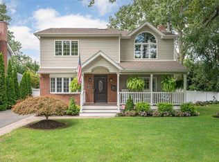 96 Jenkins St, Merrick, NY 11566