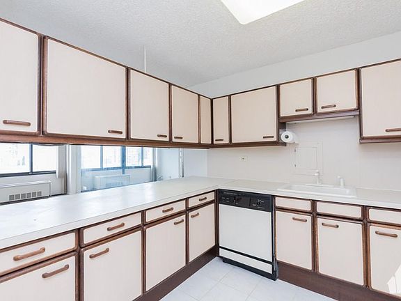 2nd image of 2754 N Hampden Ct #17O7