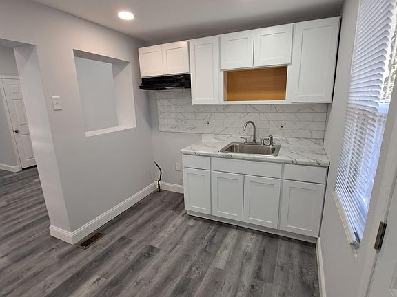 5th image of 1426 N Allison St