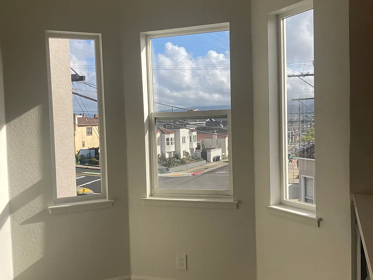409 Orange Ave W — Photo 9