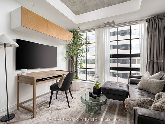 3rd image of 608 Richmond St W #404