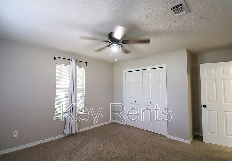 9001 Thompson Dr — Photo 12