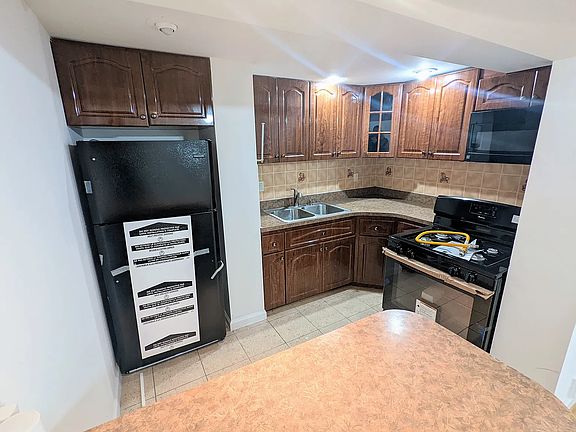 5th image of 10243 188th St