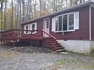 76 Upper Playground Trl, Hawley, PA 18428