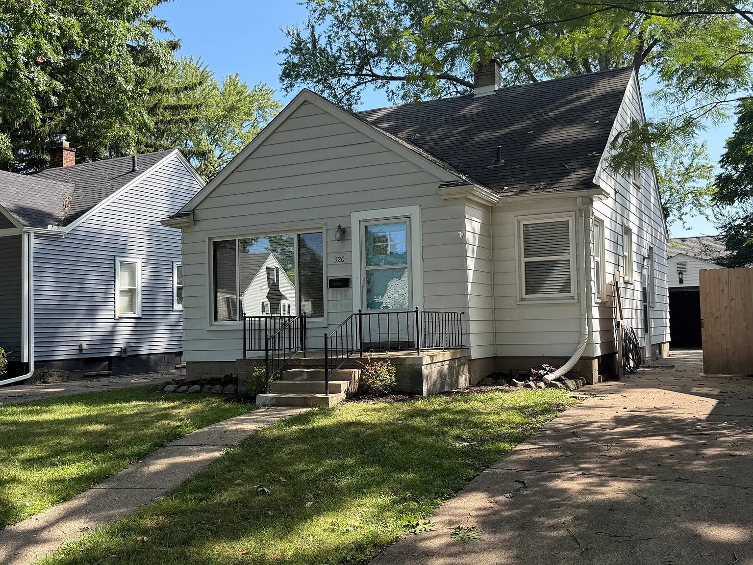 3 bed, 1085 sqft, $2,150 — Photo 2