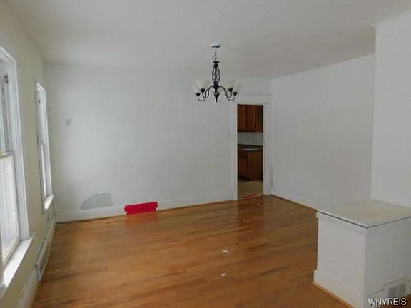 5th image of 2665 Niagara Ave