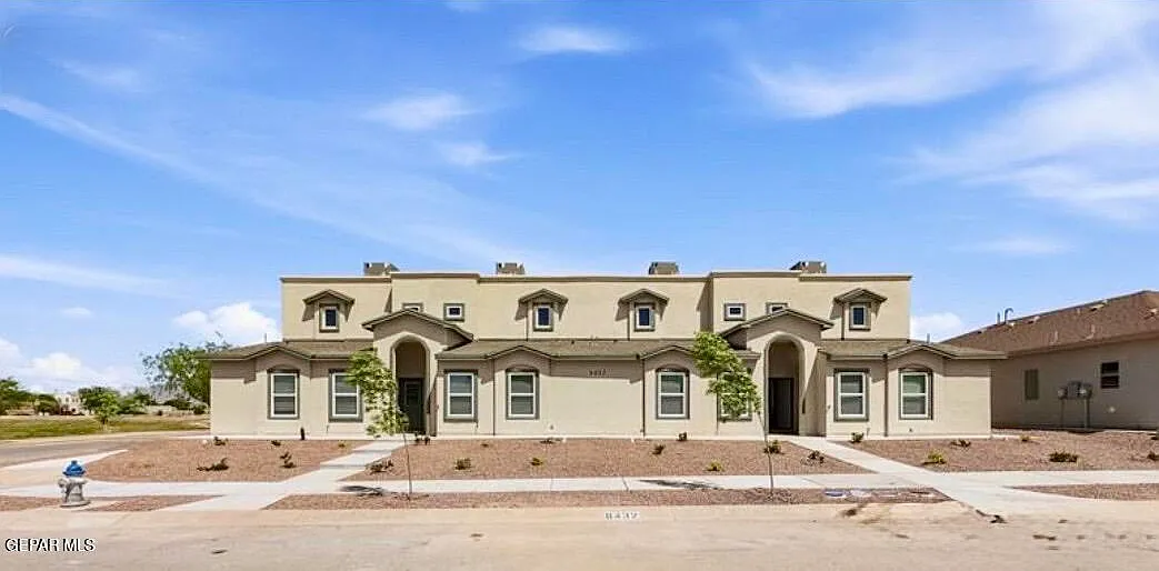 3 bed, 2.0 bath, 5400 sqft, $2,350 — Photo 1
