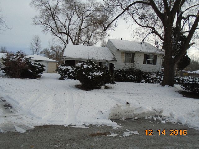 1st image of 21 S Walnut Ln