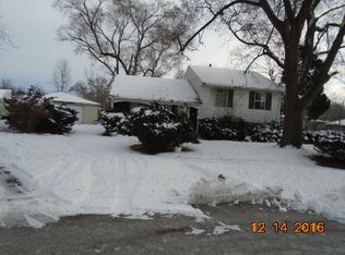 21 S Walnut Ln, Glenwood, IL