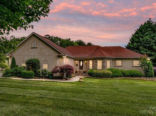 5122 Allen Rd E, Charlotte, NC 28269