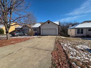 8307 Woodson Dr, Raytown, MO 64138
