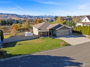 1045 Ridge Crest Dr, Wenatchee, WA 98801
