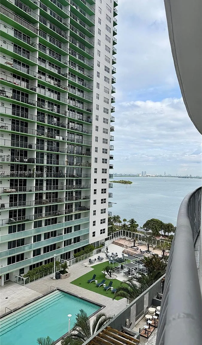 Opera Tower Condo — Photo 4