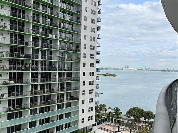 4th image of 1750 N Bayshore Dr APT 1711