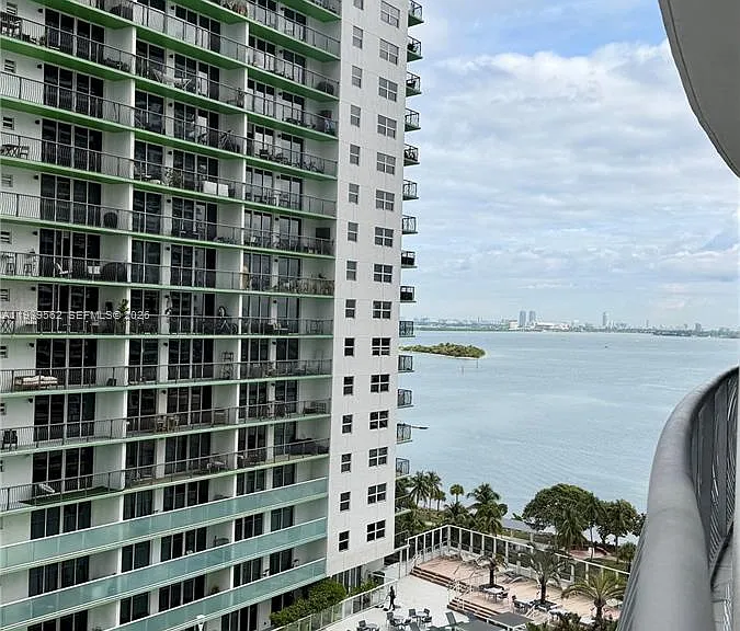 1750 N Bayshore Dr #1711 — Photo 4