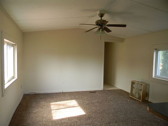 4th image of N McMullen Dr