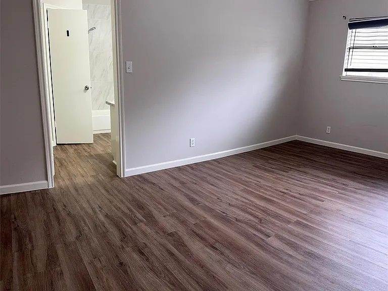 109 Mistletoe St — Photo 7