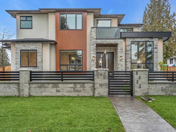 8323 14th Ave, Burnaby, BC V3N 2C2
