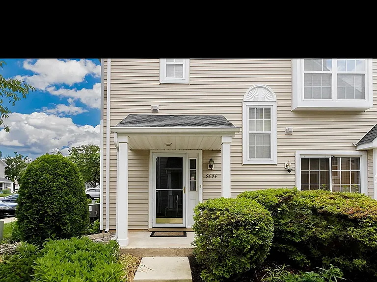 6404 Preston Way — Photo 1