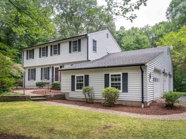 20 Northwoods Road, Granby, CT 06060