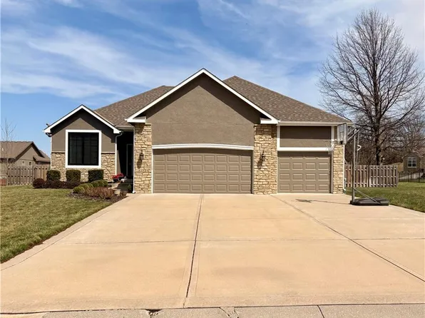12524 Prestwick Dr, Kansas City, KS 66109