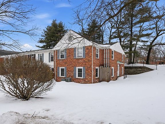 2nd image of 20 Jamestown Dr APT B