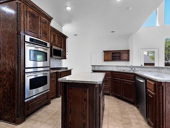 4th image of 3493 Pilgrim Dr
