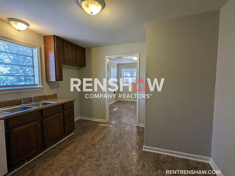 1887 N Graham St — Photo 5