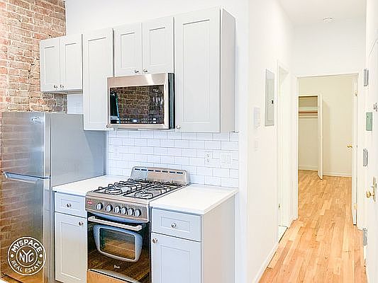 3rd image of 350 Bedford Ave APT 13