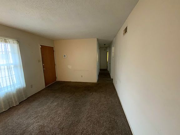 4th image of 558 Hemsley Ave