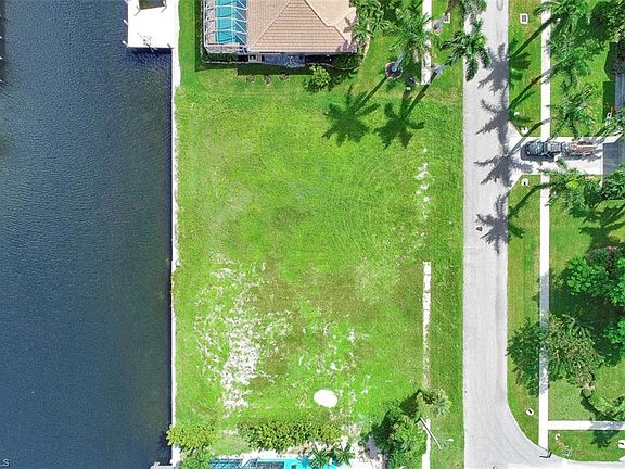 5th image of 768 Caribbean Ct