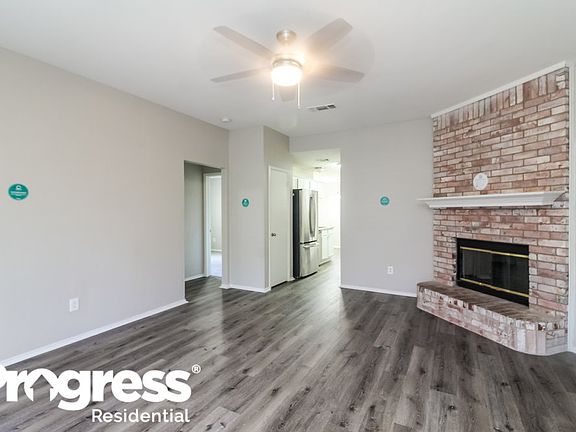 3rd image of 300 Oak Meadow Ln