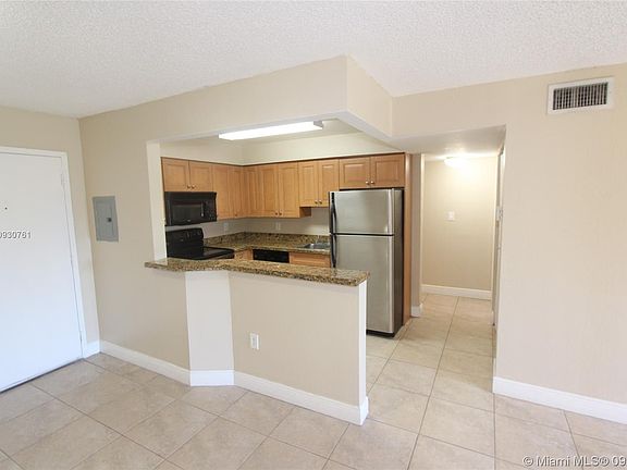 3rd image of 5221 Geneva Way APT 206