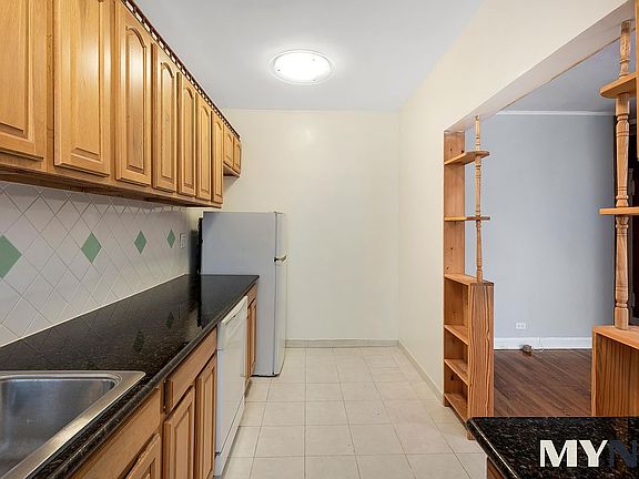 4th image of 76-12 Ditmars Blvd #B-3