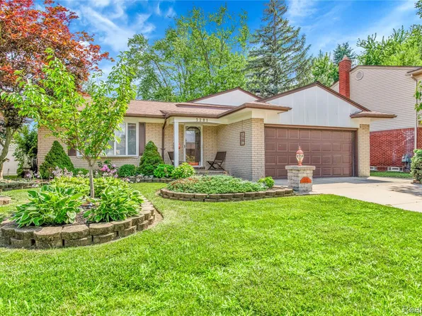 3281 Brookshire St, Trenton, MI 48183