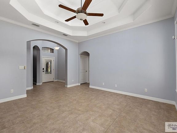 2nd image of 717 W Vinson Ave