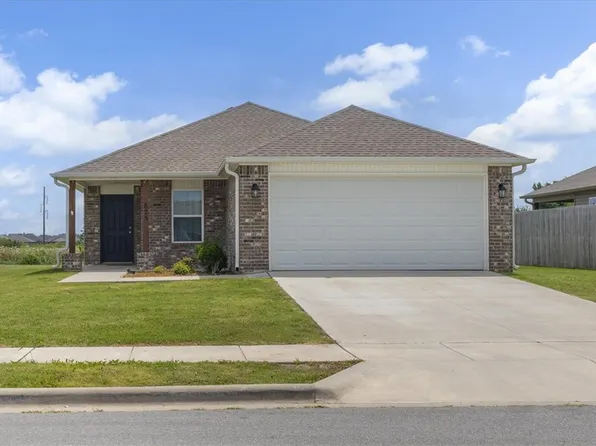 825 S Katlyn Dr, Siloam Springs, AR 72761